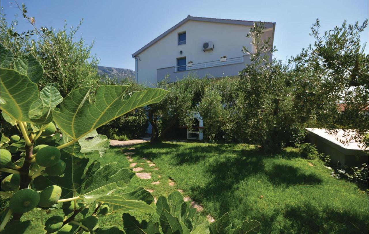 1 Bedroom Nice Apartment In Kastel Sucurac Kastela Exterior photo