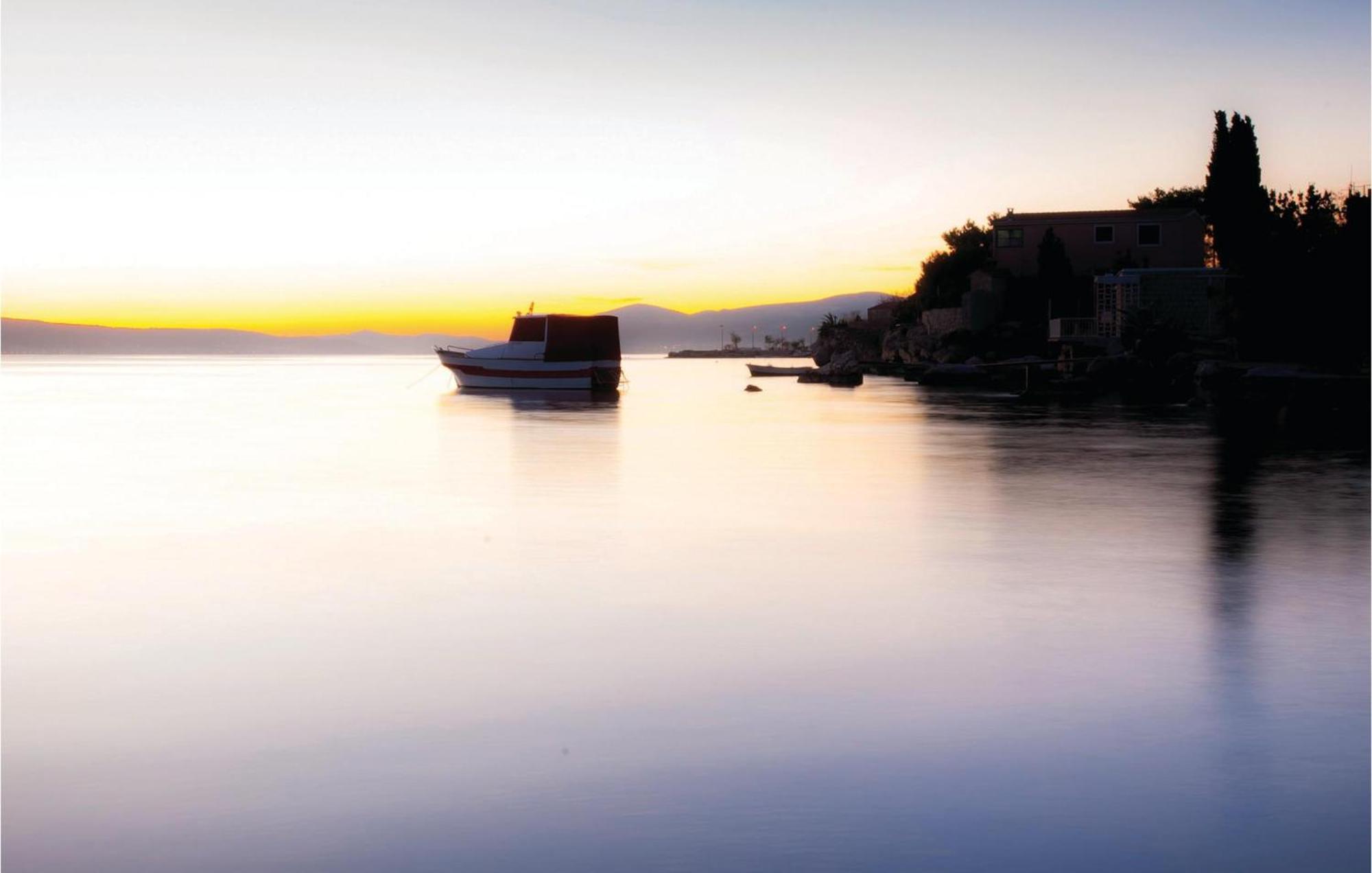 1 Bedroom Nice Apartment In Kastel Sucurac Kastela Exterior photo