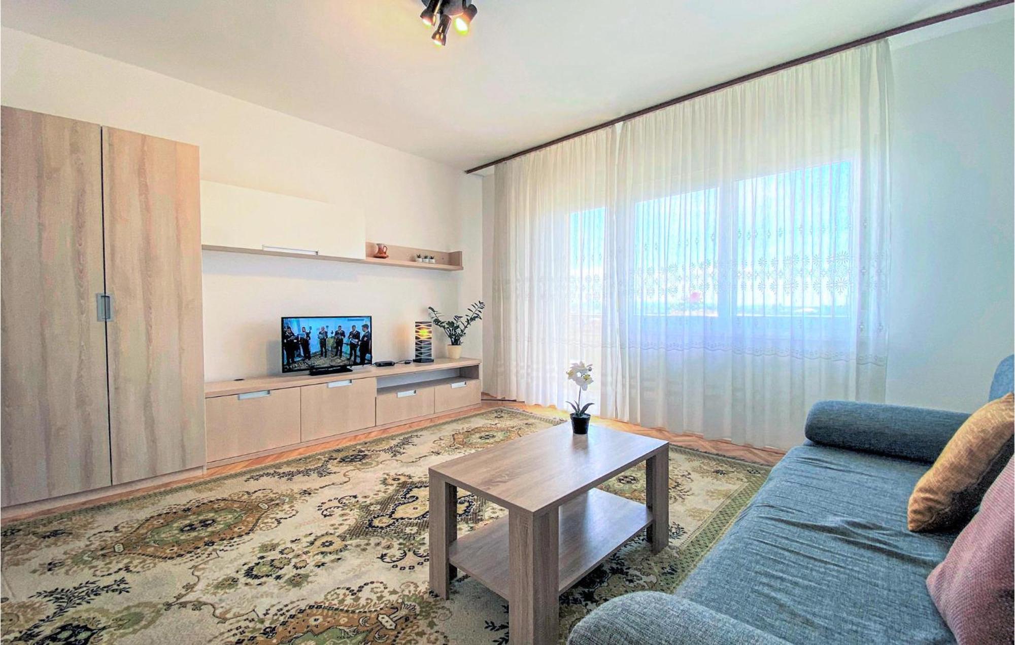 1 Bedroom Nice Apartment In Kastel Sucurac Kastela Exterior photo