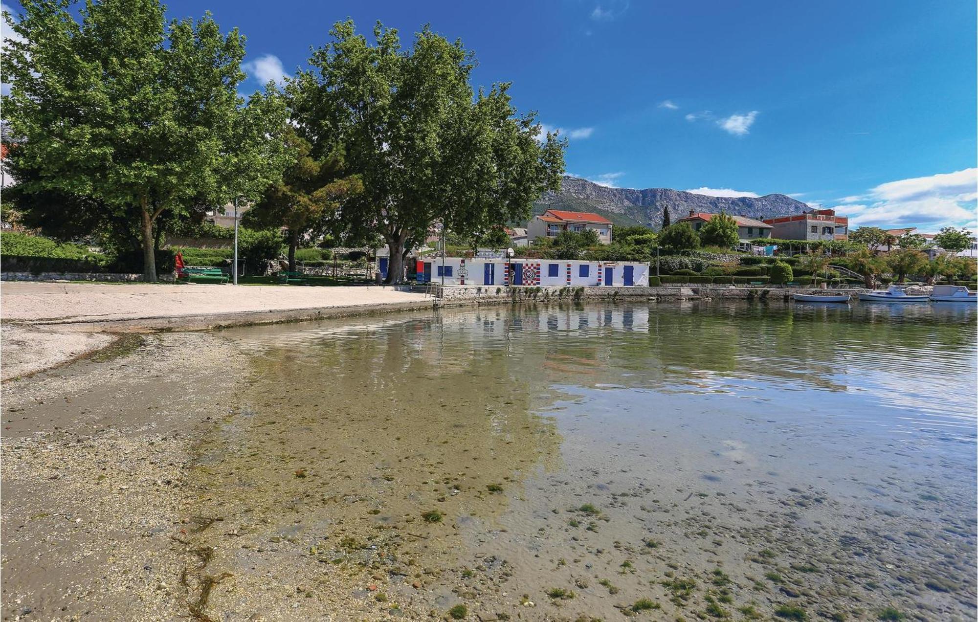 1 Bedroom Nice Apartment In Kastel Sucurac Kastela Exterior photo