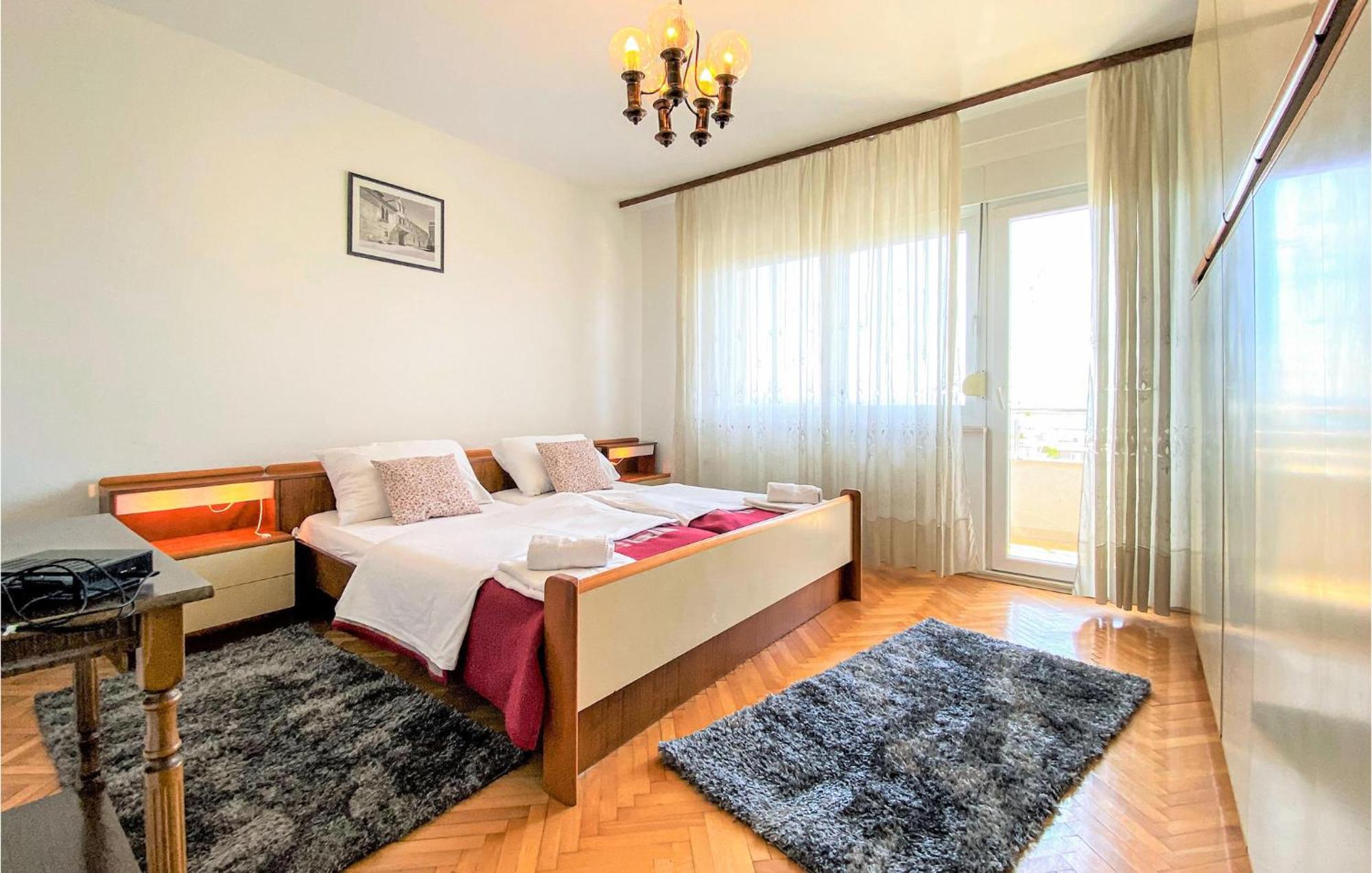 1 Bedroom Nice Apartment In Kastel Sucurac Kastela Exterior photo